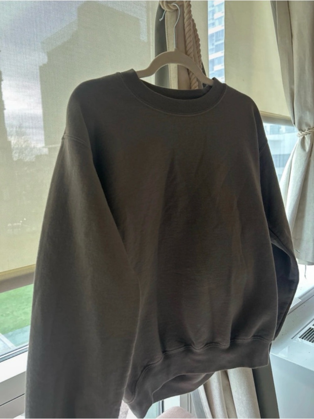 gildan dark grey crew neck